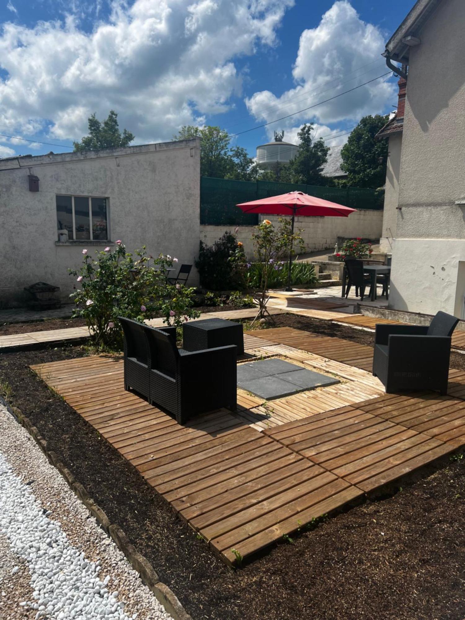 Maison Chaleureuse Avec Jardin Bourges